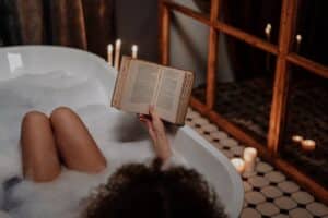 Can you bring a book into a sauna