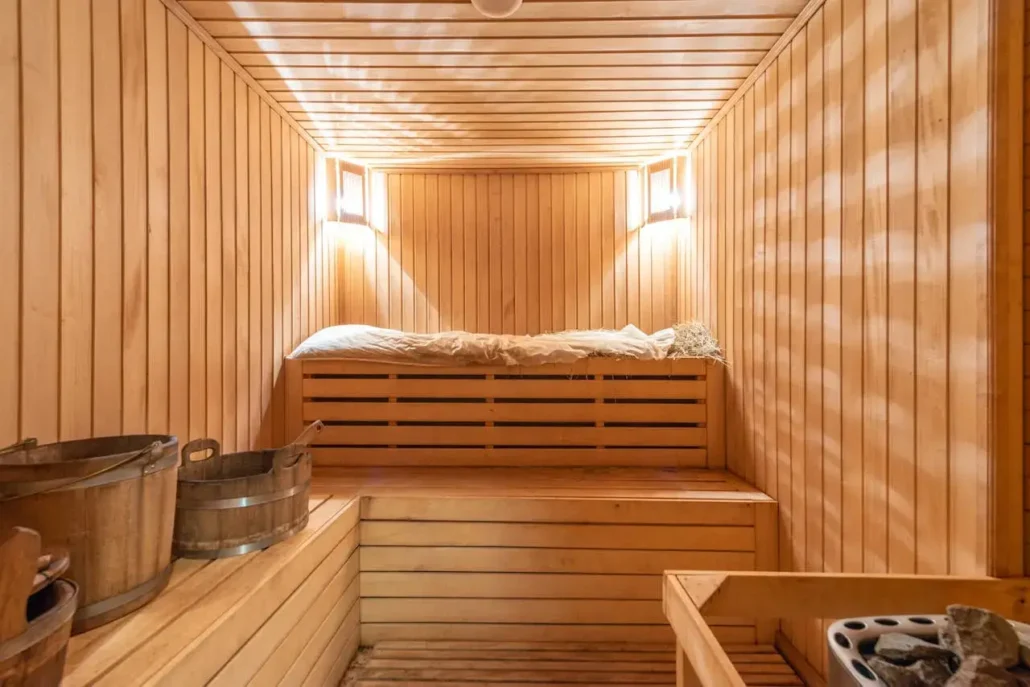Can you bring a book into a sauna
